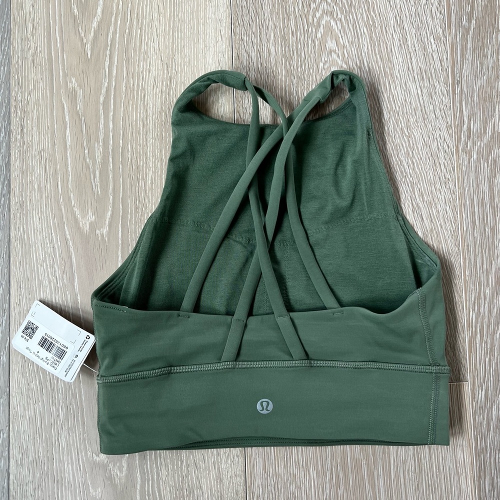 Never worn Lululemon sports bra size 4 (fits like an xs/small)